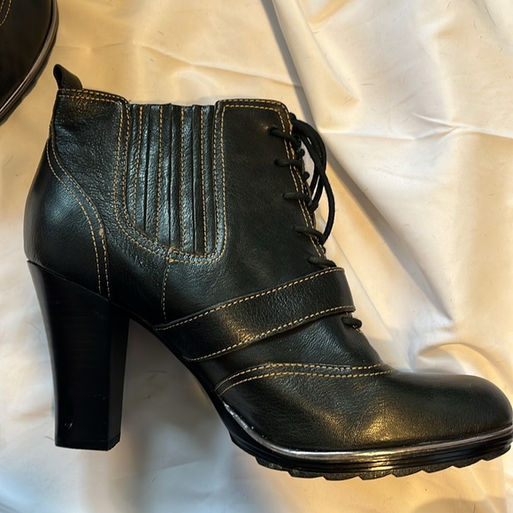 Sofft | women’s black high heel boots with buckle strap and laces shoe size 11 - Picture 5 of 15